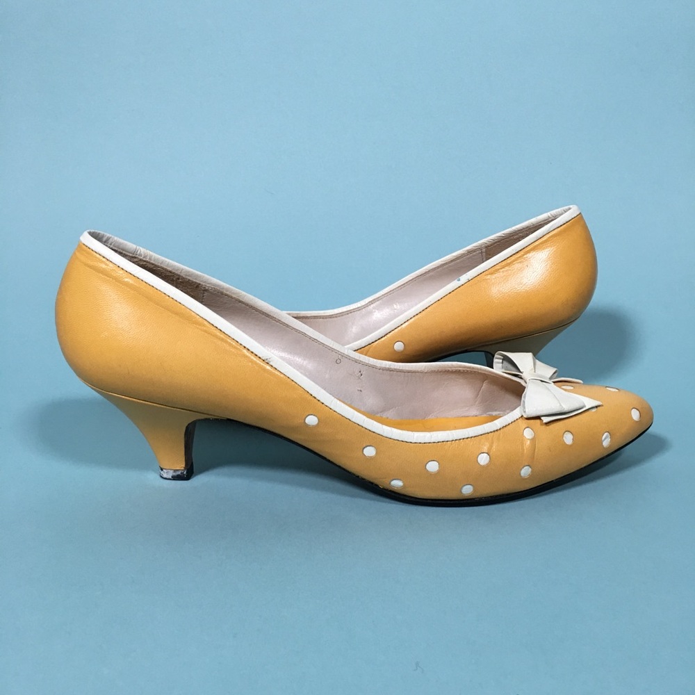 Vintage mustard yellow heels